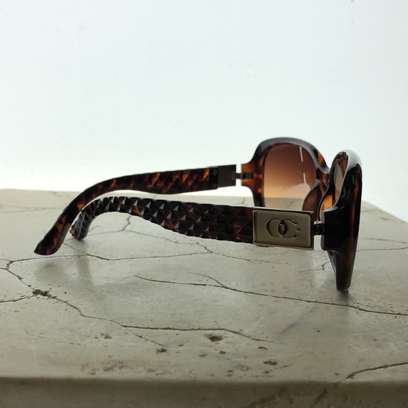 Oleg Cassini Big Round Tortoise Shell Frame And Medium Arm Yellow Tint - Picture 6 of 6